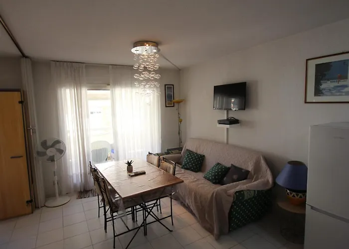 Charming Apartment 15 Mins Away From The Palais Des Festivals